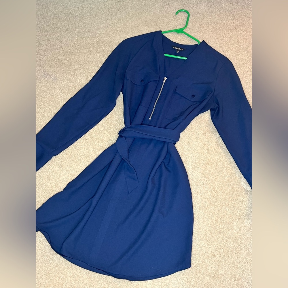 Women’s medium express dress